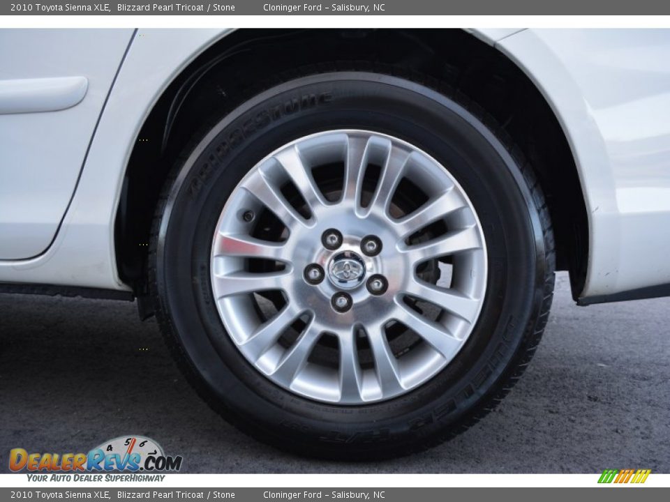 2010 Toyota Sienna XLE Blizzard Pearl Tricoat / Stone Photo #18