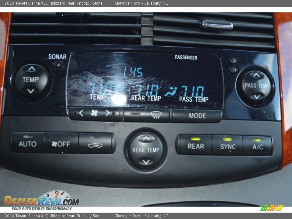 2010 Toyota Sienna XLE Blizzard Pearl Tricoat / Stone Photo #23
