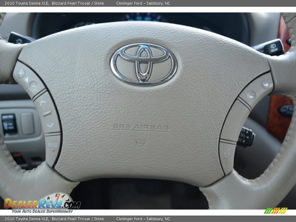 2010 Toyota Sienna XLE Blizzard Pearl Tricoat / Stone Photo #27