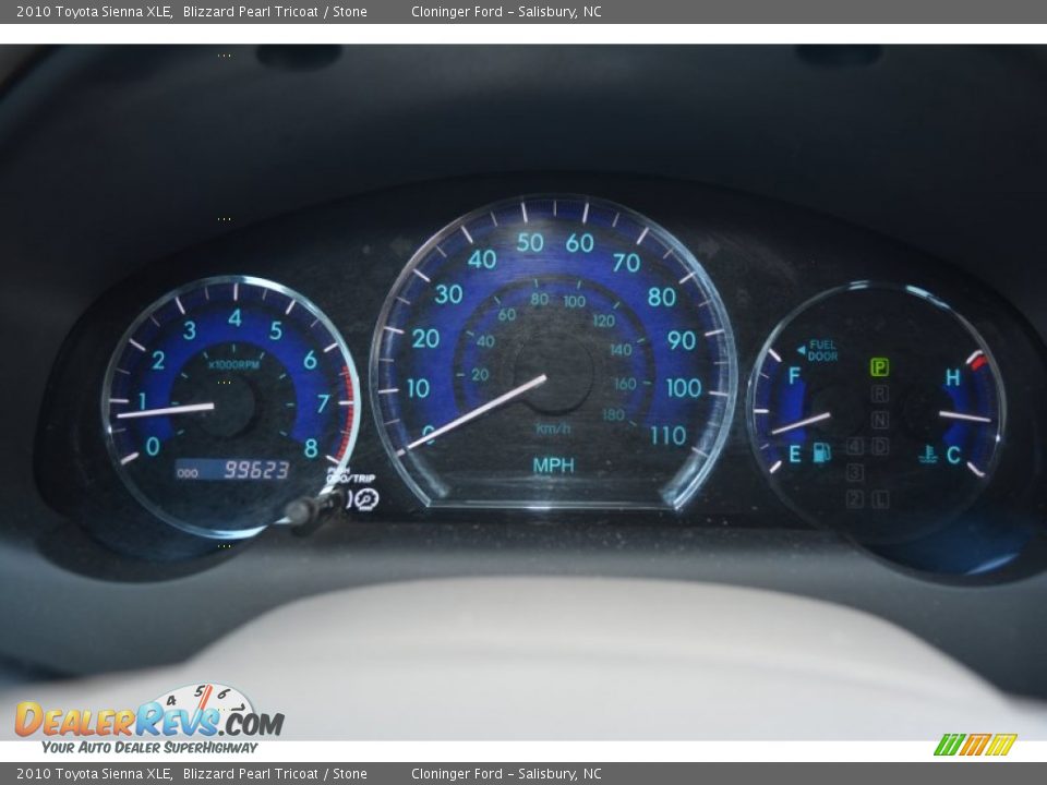 2010 Toyota Sienna XLE Blizzard Pearl Tricoat / Stone Photo #28