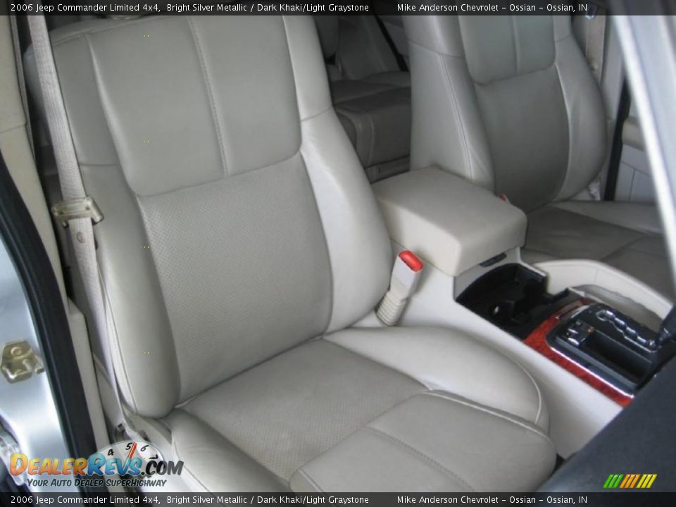 2006 Jeep Commander Limited 4x4 Bright Silver Metallic / Dark Khaki/Light Graystone Photo #11