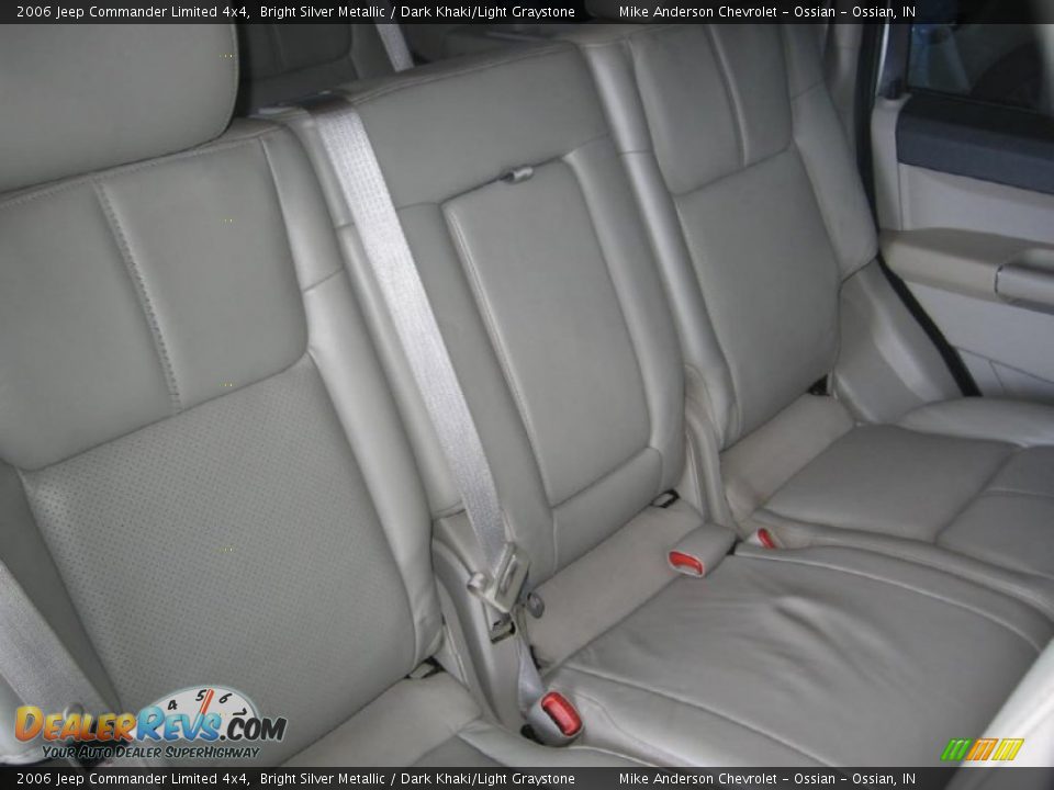 2006 Jeep Commander Limited 4x4 Bright Silver Metallic / Dark Khaki/Light Graystone Photo #14