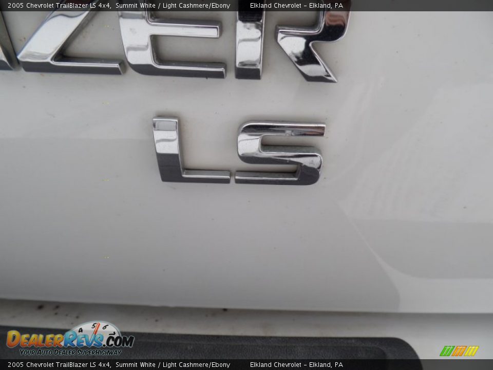 2005 Chevrolet TrailBlazer LS 4x4 Summit White / Light Cashmere/Ebony Photo #5