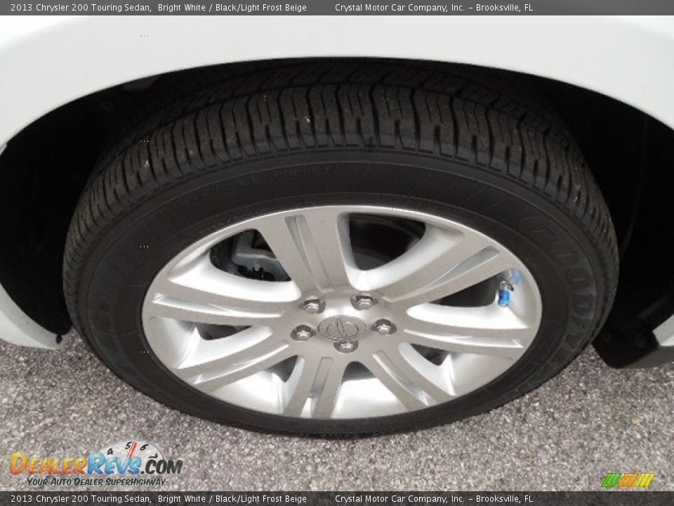 2013 Chrysler 200 Touring Sedan Bright White / Black/Light Frost Beige Photo #14