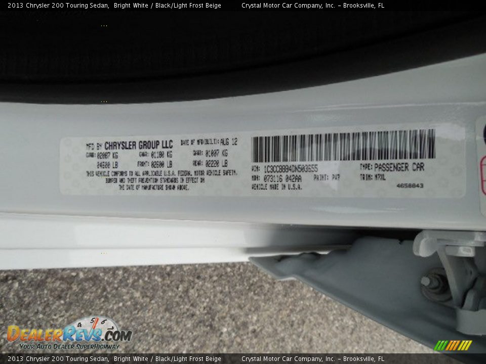 2013 Chrysler 200 Touring Sedan Bright White / Black/Light Frost Beige Photo #22