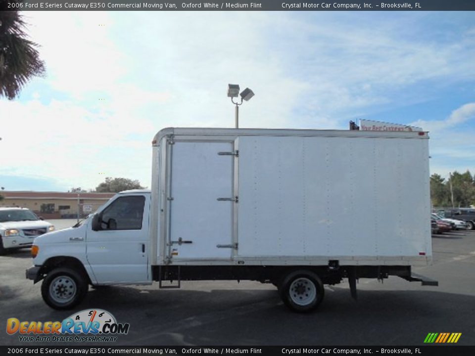 2006 Ford E Series Cutaway E350 Commercial Moving Van Oxford White / Medium Flint Photo #2