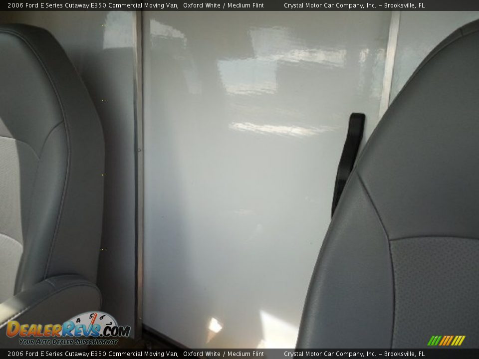 2006 Ford E Series Cutaway E350 Commercial Moving Van Oxford White / Medium Flint Photo #5
