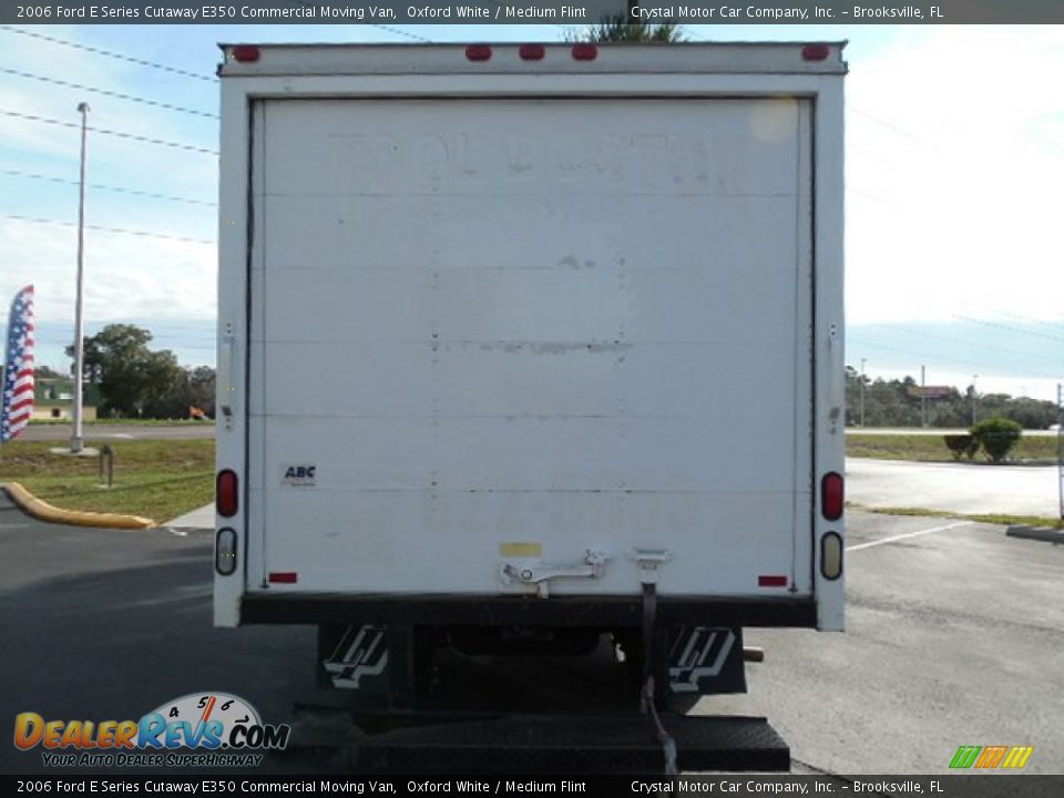 2006 Ford E Series Cutaway E350 Commercial Moving Van Oxford White / Medium Flint Photo #9