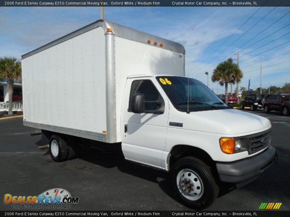2006 Ford E Series Cutaway E350 Commercial Moving Van Oxford White / Medium Flint Photo #12