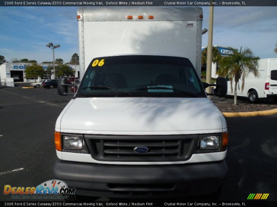 2006 Ford E Series Cutaway E350 Commercial Moving Van Oxford White / Medium Flint Photo #13