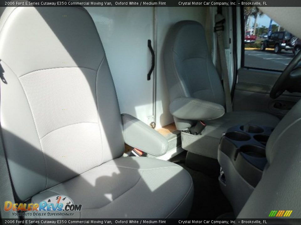 2006 Ford E Series Cutaway E350 Commercial Moving Van Oxford White / Medium Flint Photo #15
