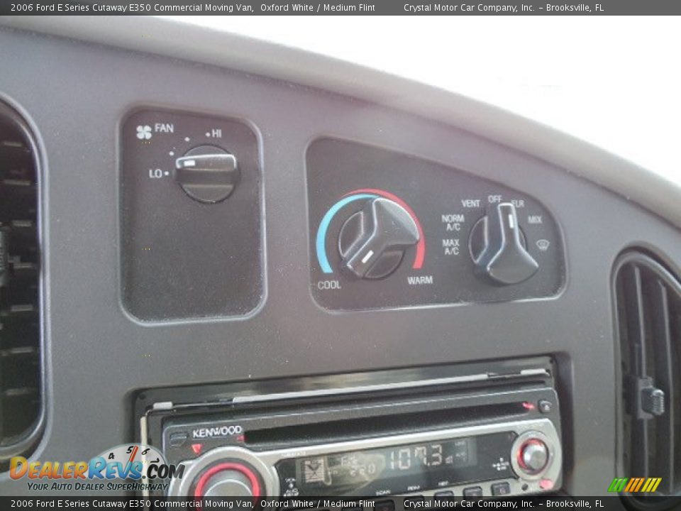 2006 Ford E Series Cutaway E350 Commercial Moving Van Oxford White / Medium Flint Photo #22