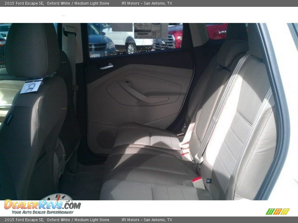 2015 Ford Escape SE Oxford White / Medium Light Stone Photo #11