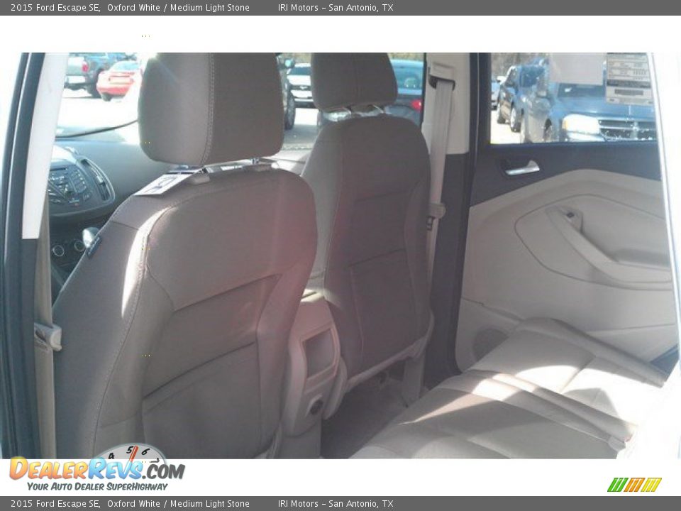 2015 Ford Escape SE Oxford White / Medium Light Stone Photo #13