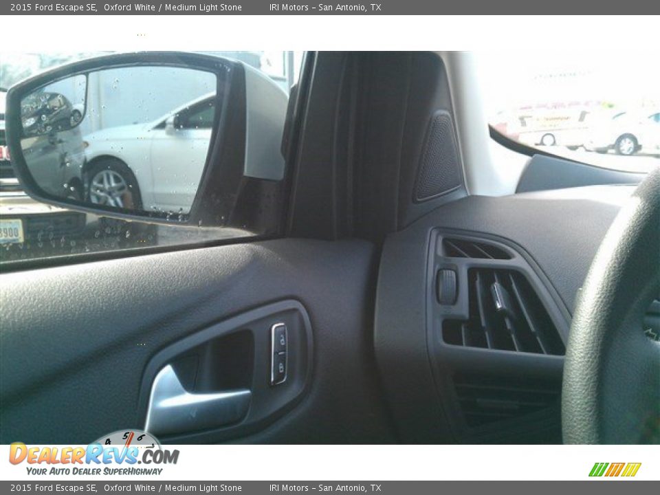 2015 Ford Escape SE Oxford White / Medium Light Stone Photo #16