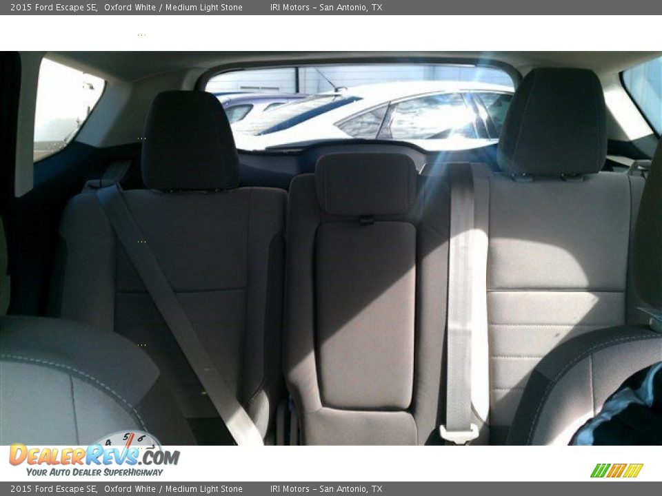 2015 Ford Escape SE Oxford White / Medium Light Stone Photo #24