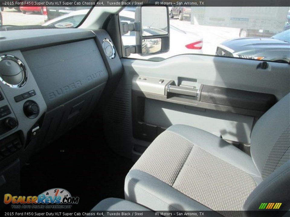 2015 Ford F450 Super Duty XLT Super Cab Chassis 4x4 Tuxedo Black / Steel Photo #22