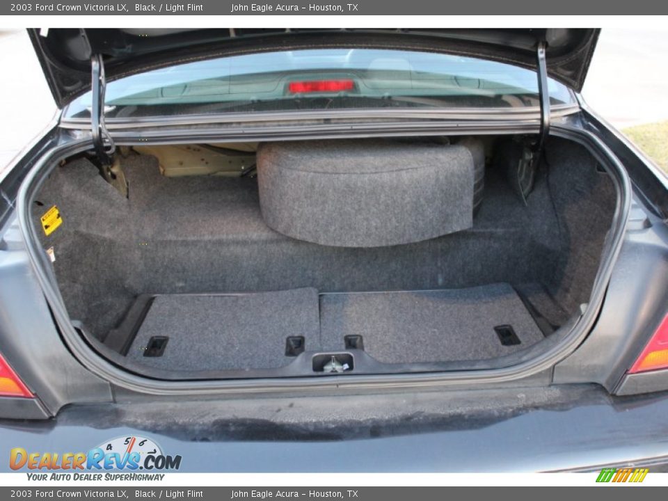 2003 Ford Crown Victoria LX Black / Light Flint Photo #15