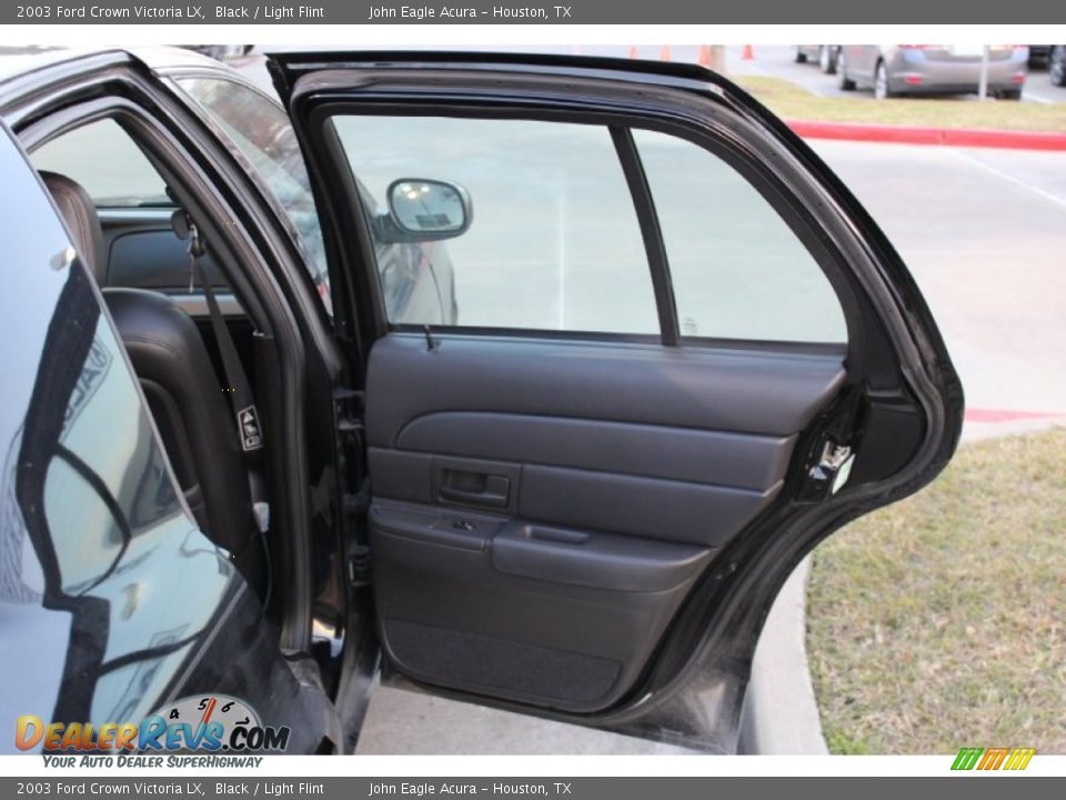2003 Ford Crown Victoria LX Black / Light Flint Photo #16