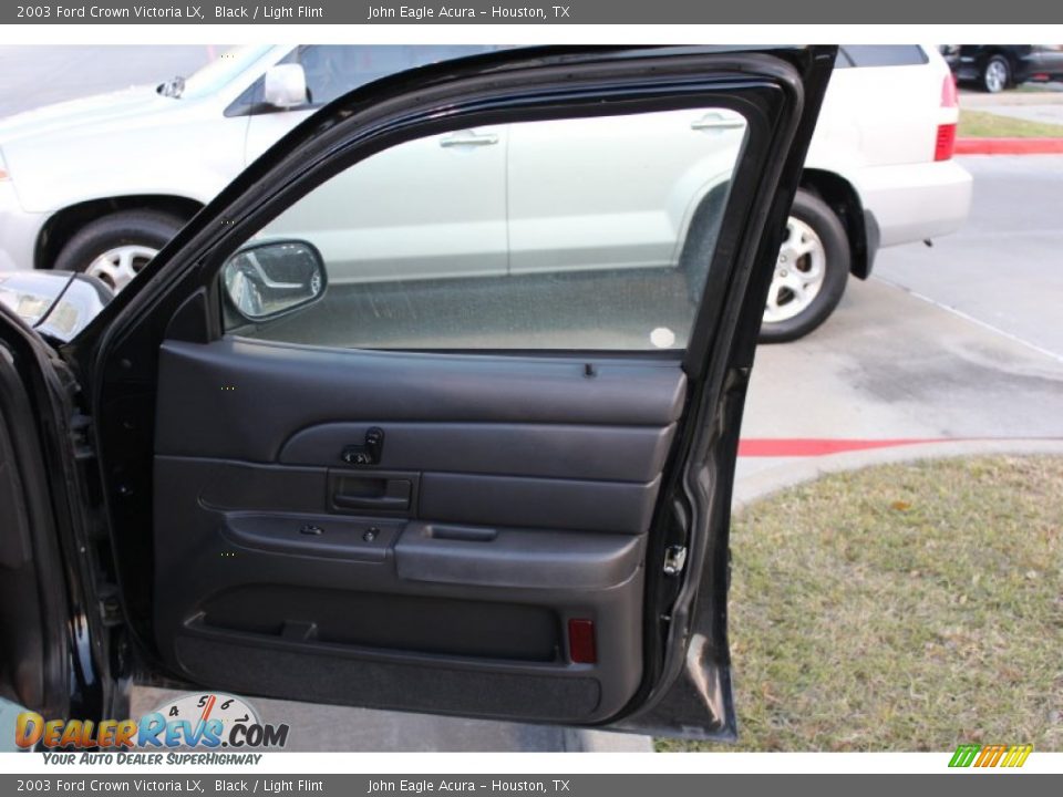 2003 Ford Crown Victoria LX Black / Light Flint Photo #18