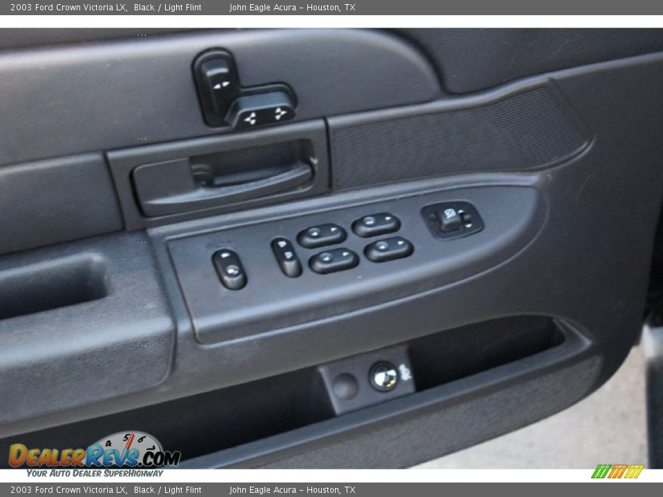 2003 Ford Crown Victoria LX Black / Light Flint Photo #20
