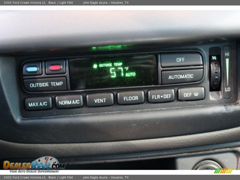 2003 Ford Crown Victoria LX Black / Light Flint Photo #32