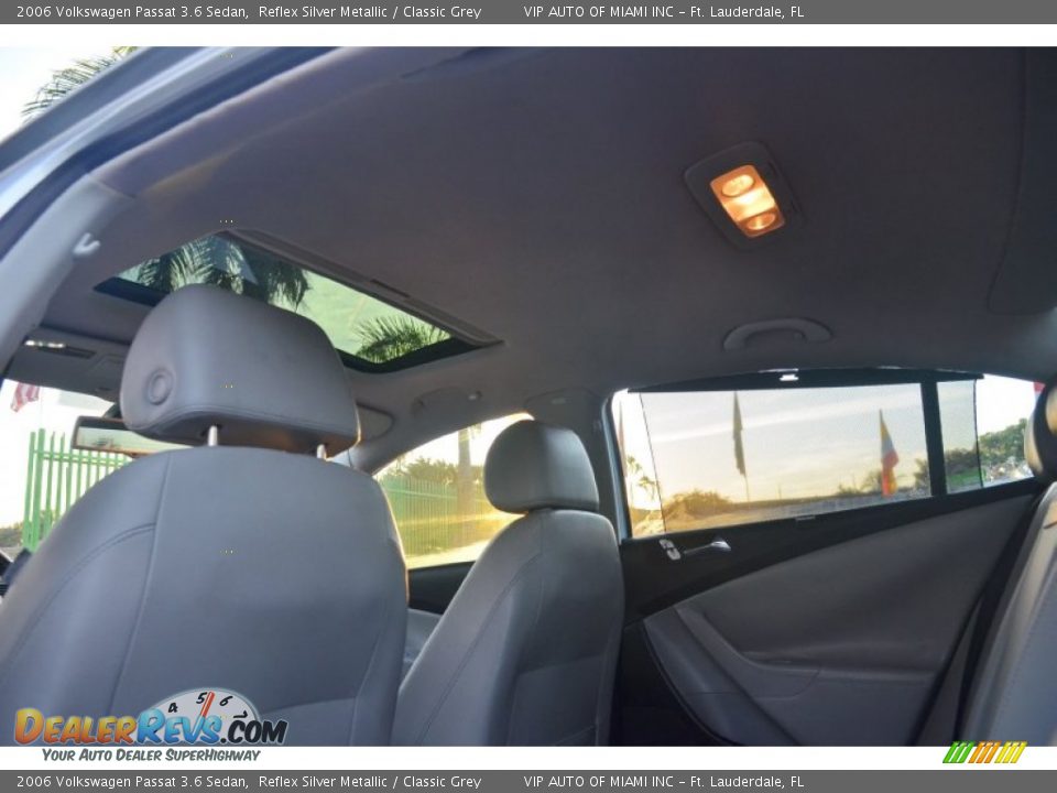 2006 Volkswagen Passat 3.6 Sedan Reflex Silver Metallic / Classic Grey Photo #12