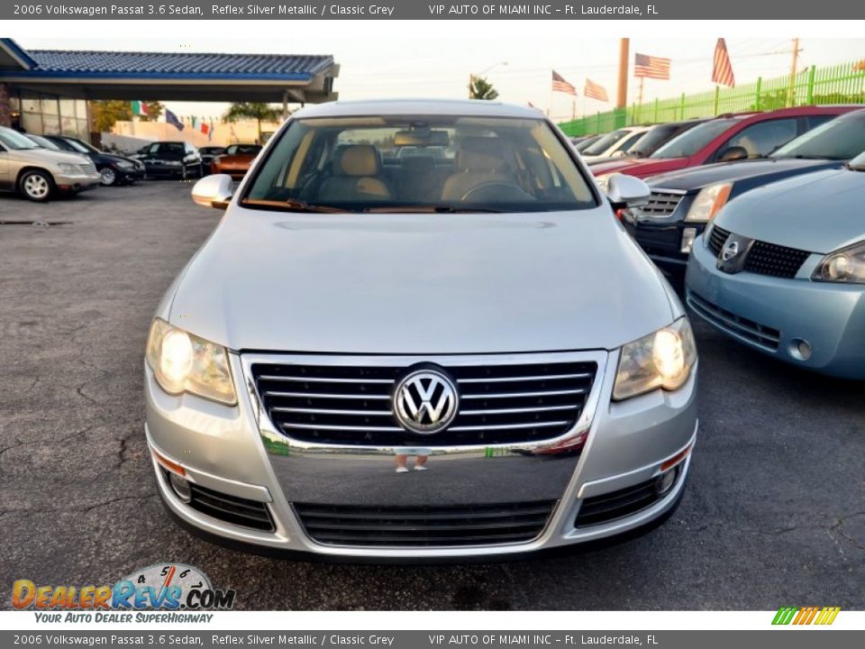 2006 Volkswagen Passat 3.6 Sedan Reflex Silver Metallic / Classic Grey Photo #15