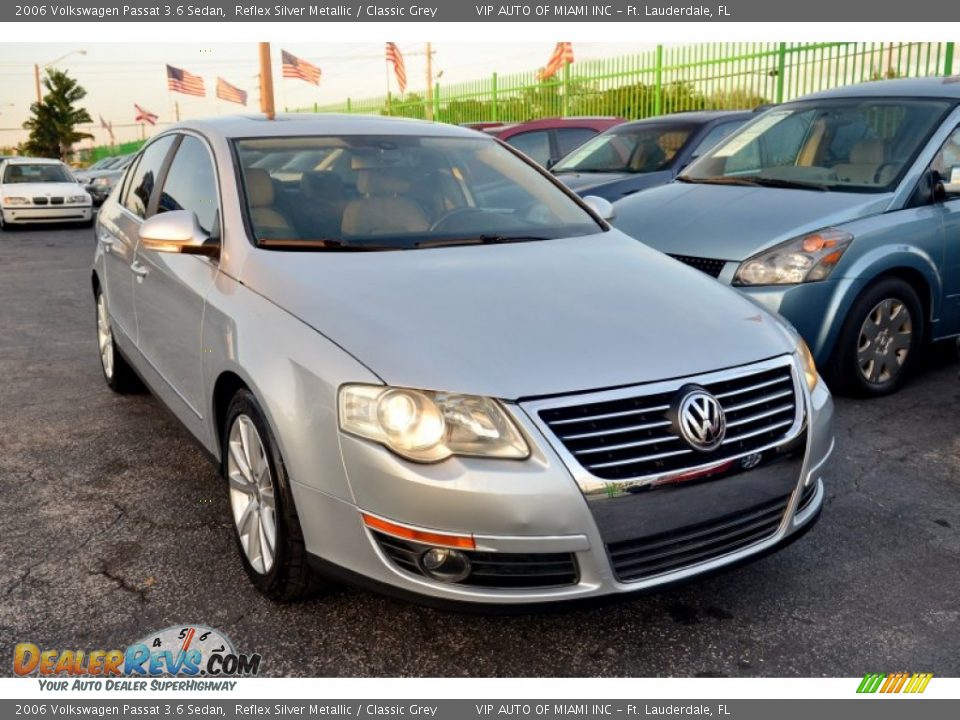 2006 Volkswagen Passat 3.6 Sedan Reflex Silver Metallic / Classic Grey Photo #16