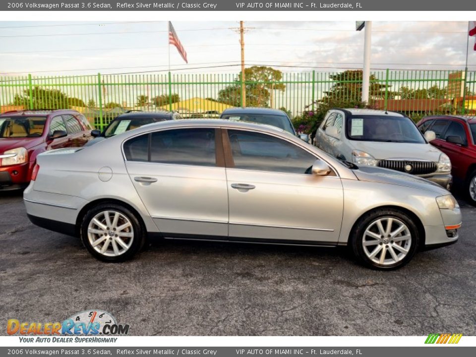 2006 Volkswagen Passat 3.6 Sedan Reflex Silver Metallic / Classic Grey Photo #19