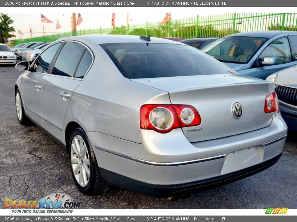 2006 Volkswagen Passat 3.6 Sedan Reflex Silver Metallic / Classic Grey Photo #25