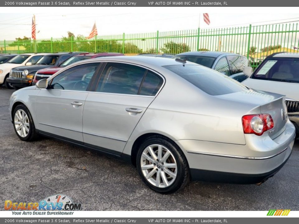 2006 Volkswagen Passat 3.6 Sedan Reflex Silver Metallic / Classic Grey Photo #26