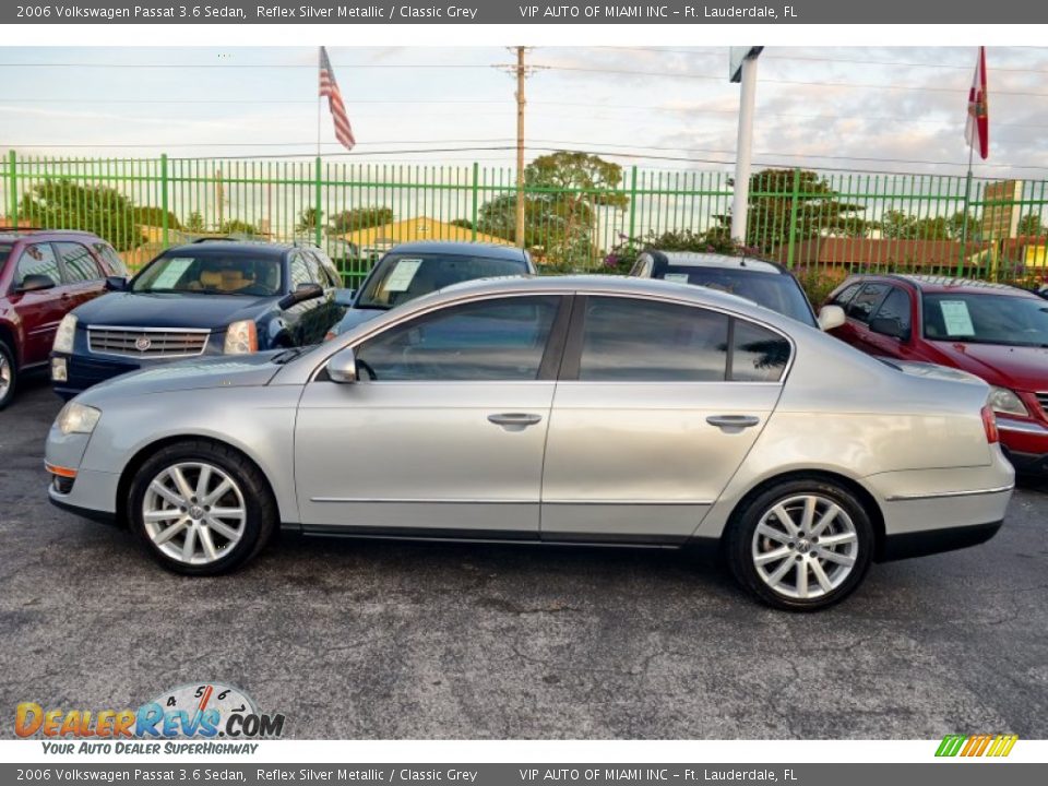 2006 Volkswagen Passat 3.6 Sedan Reflex Silver Metallic / Classic Grey Photo #28