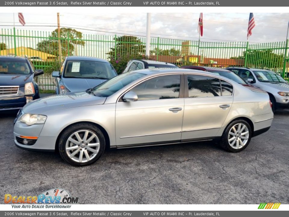 2006 Volkswagen Passat 3.6 Sedan Reflex Silver Metallic / Classic Grey Photo #29