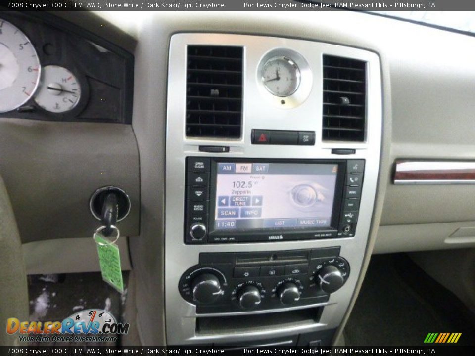 2008 Chrysler 300 C HEMI AWD Stone White / Dark Khaki/Light Graystone Photo #18