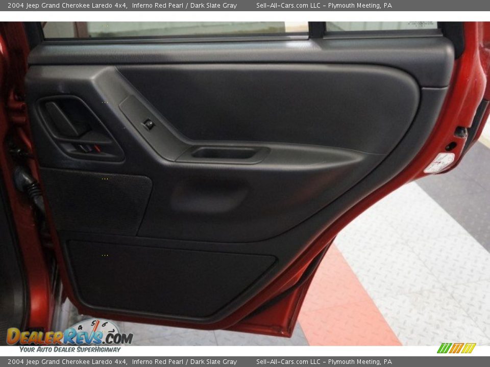 2004 Jeep Grand Cherokee Laredo 4x4 Inferno Red Pearl / Dark Slate Gray Photo #16