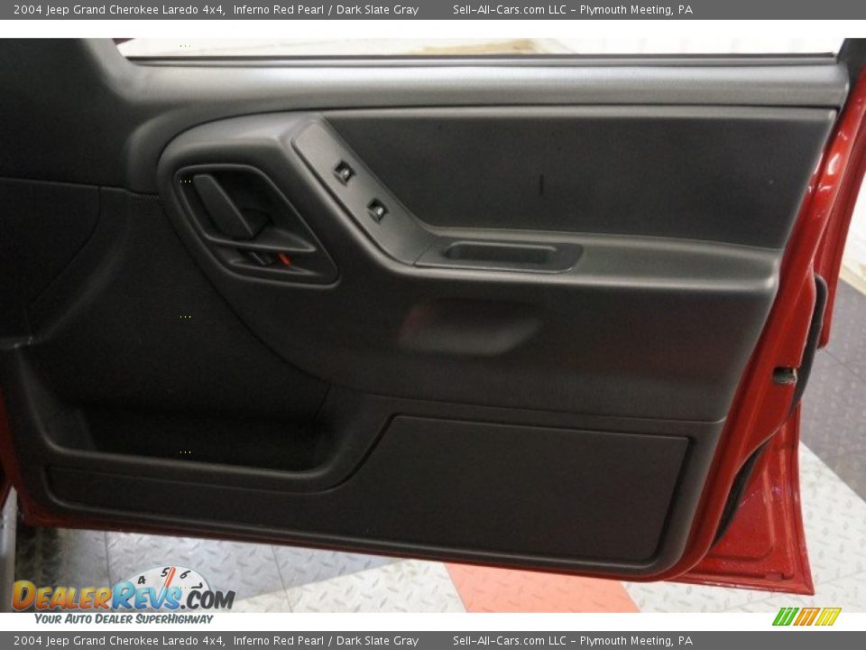 2004 Jeep Grand Cherokee Laredo 4x4 Inferno Red Pearl / Dark Slate Gray Photo #17