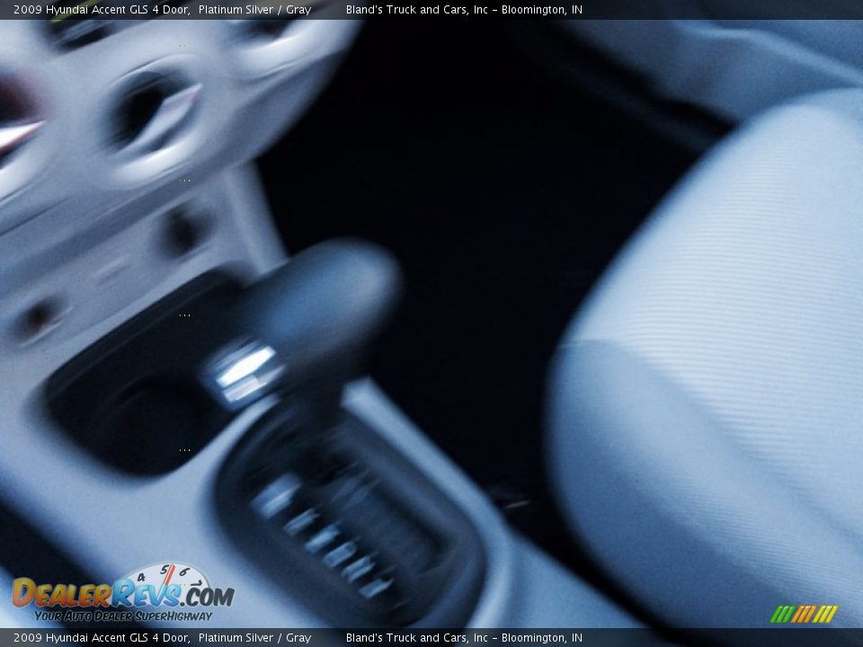 2009 Hyundai Accent GLS 4 Door Platinum Silver / Gray Photo #13
