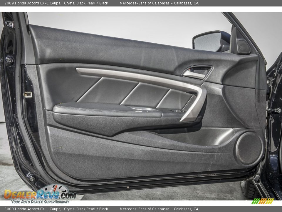 Door Panel of 2009 Honda Accord EX-L Coupe Photo #19