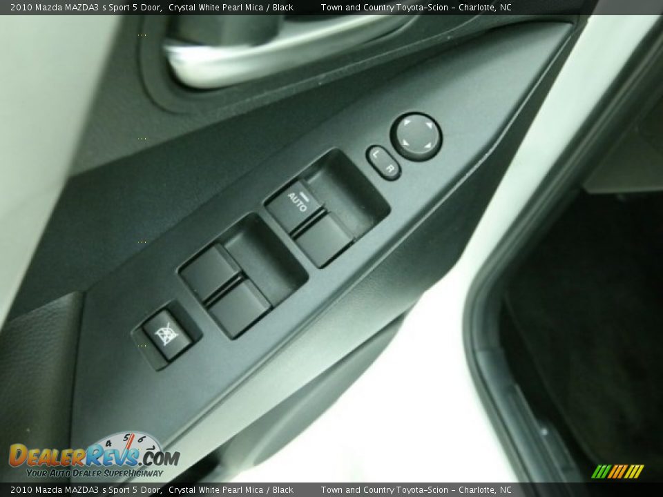 2010 Mazda MAZDA3 s Sport 5 Door Crystal White Pearl Mica / Black Photo #22