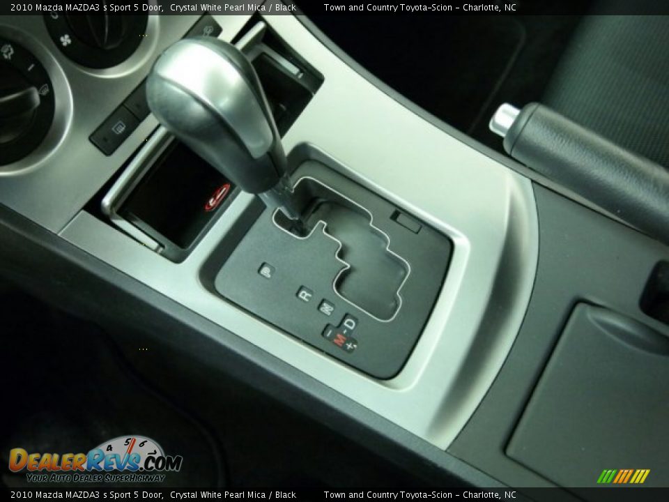 2010 Mazda MAZDA3 s Sport 5 Door Crystal White Pearl Mica / Black Photo #31