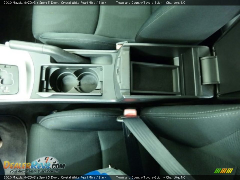 2010 Mazda MAZDA3 s Sport 5 Door Crystal White Pearl Mica / Black Photo #32