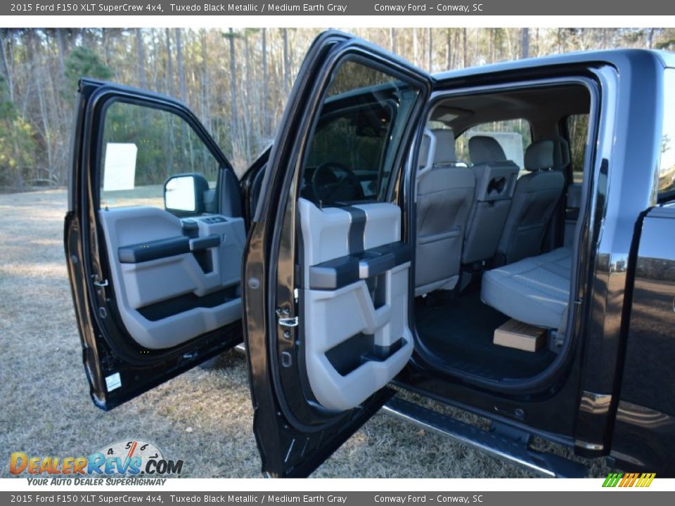 2015 Ford F150 XLT SuperCrew 4x4 Tuxedo Black Metallic / Medium Earth Gray Photo #11