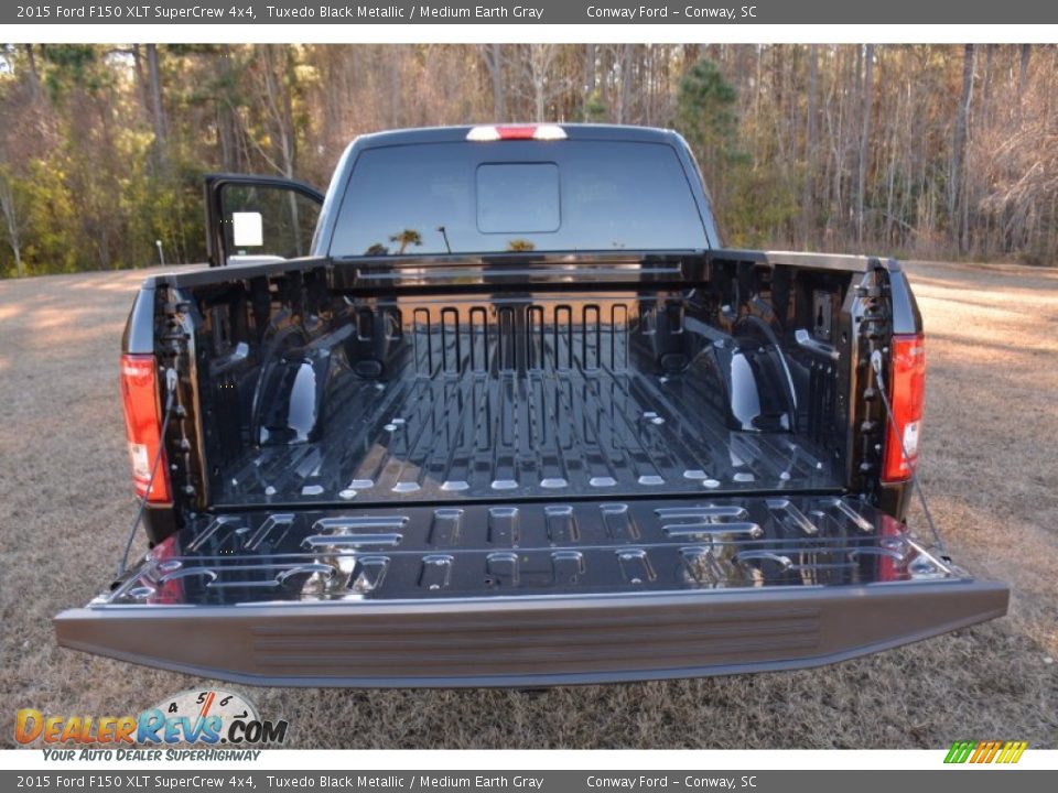 2015 Ford F150 XLT SuperCrew 4x4 Tuxedo Black Metallic / Medium Earth Gray Photo #16