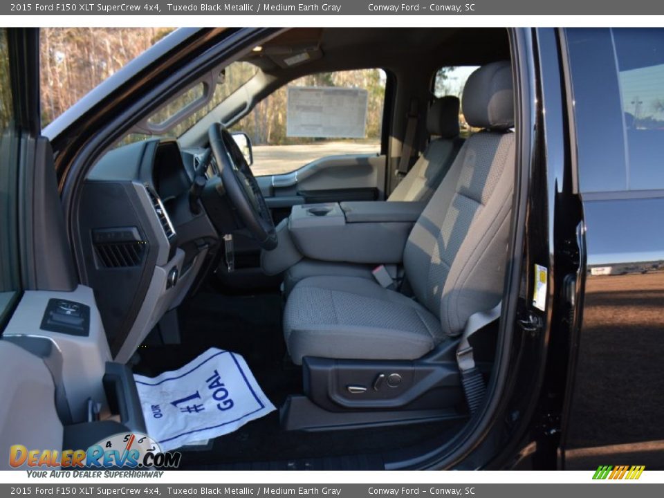 2015 Ford F150 XLT SuperCrew 4x4 Tuxedo Black Metallic / Medium Earth Gray Photo #18