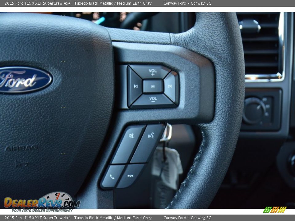 2015 Ford F150 XLT SuperCrew 4x4 Tuxedo Black Metallic / Medium Earth Gray Photo #24