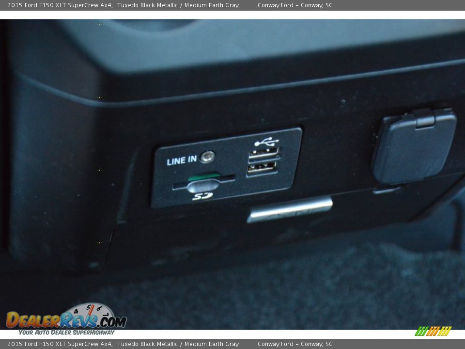 2015 Ford F150 XLT SuperCrew 4x4 Tuxedo Black Metallic / Medium Earth Gray Photo #29
