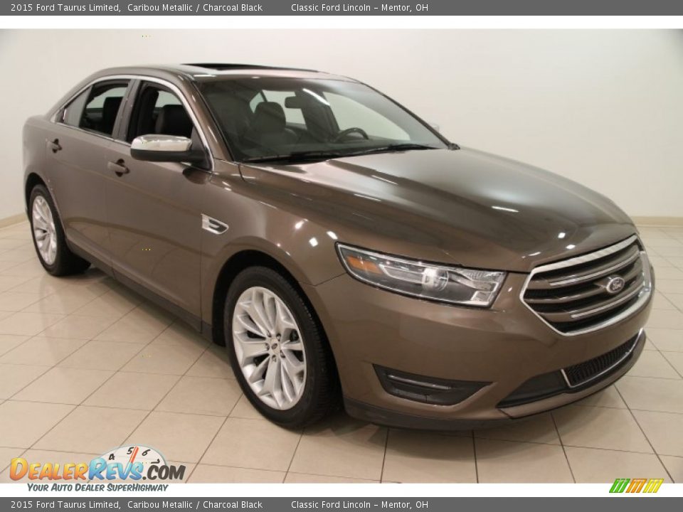 Front 3/4 View of 2015 Ford Taurus Limited Photo #1
