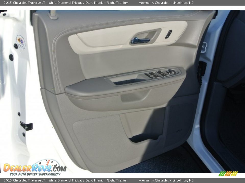 2015 Chevrolet Traverse LT White Diamond Tricoat / Dark Titanium/Light Titanium Photo #9