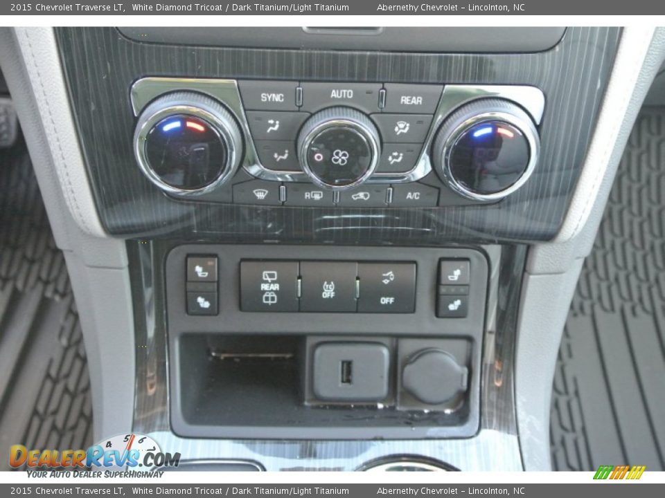 2015 Chevrolet Traverse LT White Diamond Tricoat / Dark Titanium/Light Titanium Photo #10